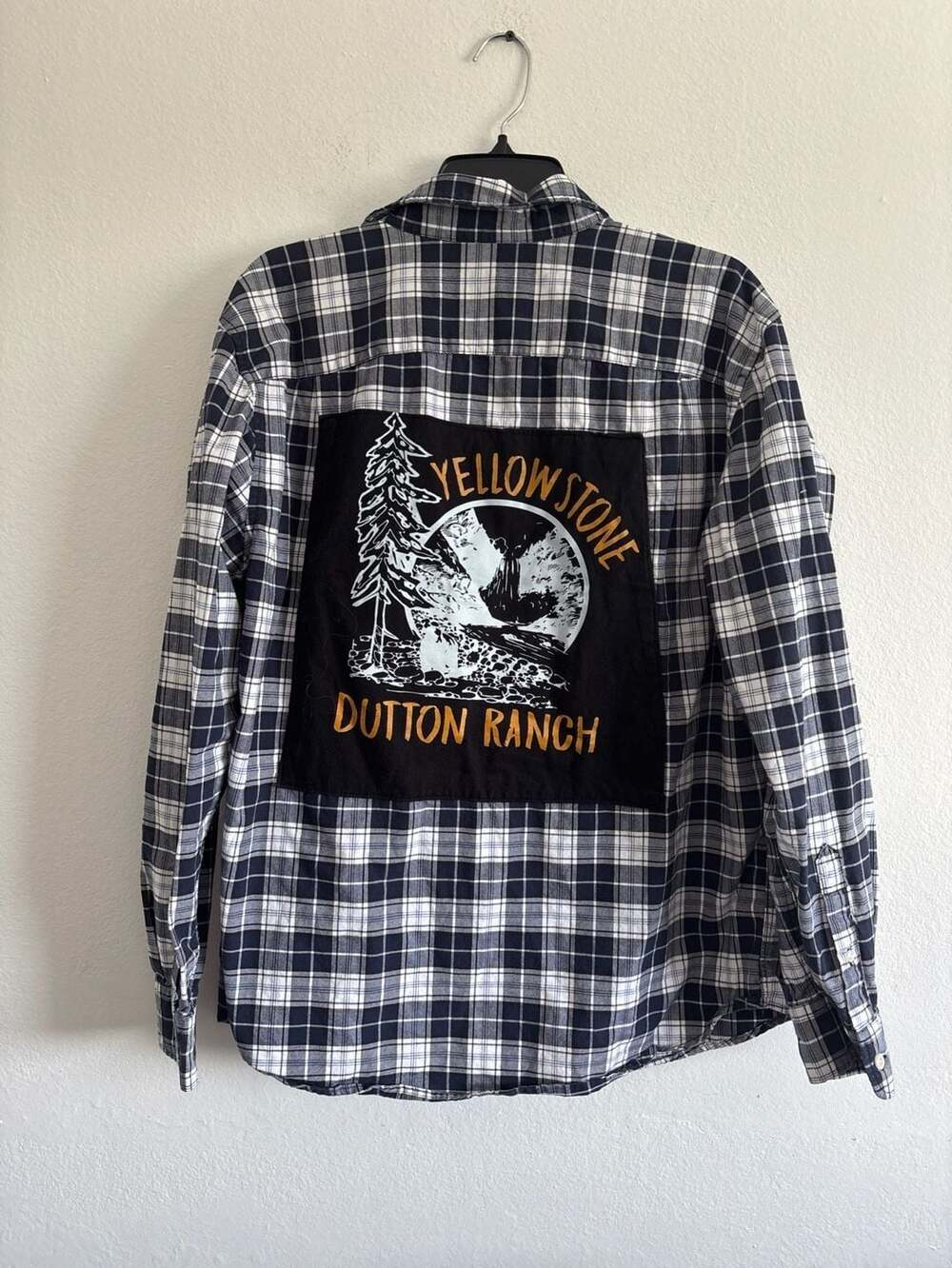 American Eagle Yellowstone Dutton Ranch Plaid Flannel Shirt size Large